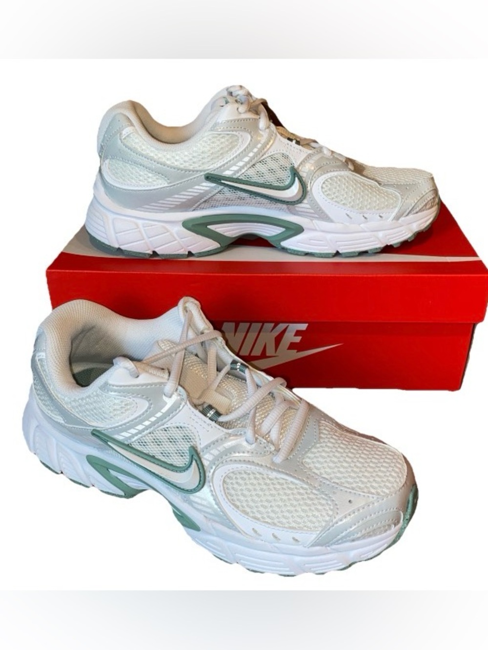 Nike W V5 RNR Summit White Vast Grey HQ7901-106 Women's Size 10 Athletic Gym New